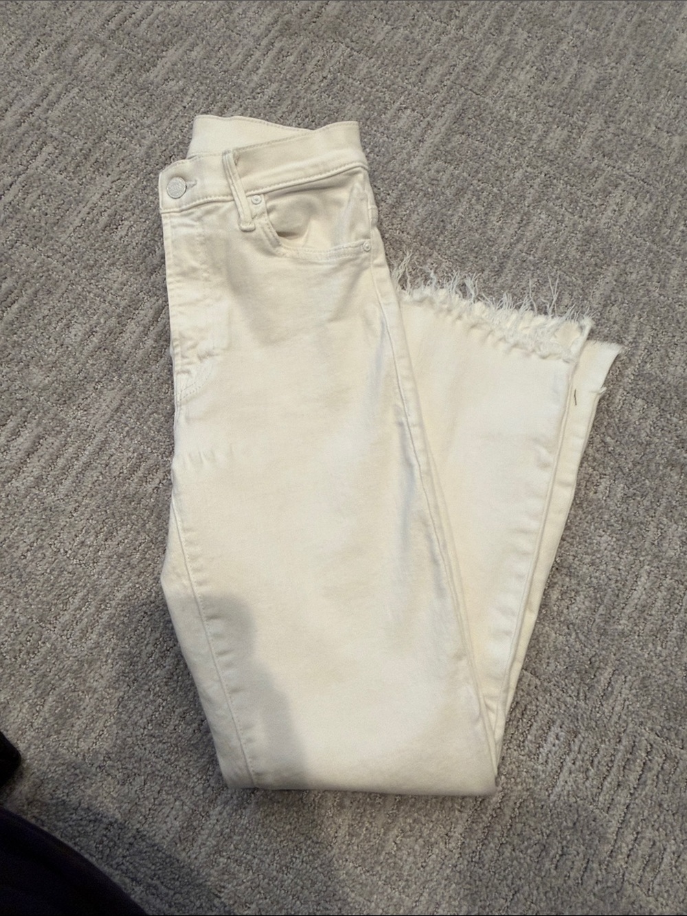 MOTHER Off-White High-Rise Cropped Jeans with Frayed Hem